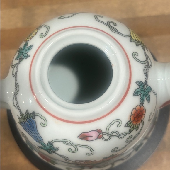 Vintage Chinese Jingdezhen Porcelain Floral Teapot with Butterflies - Picture 7 of 11